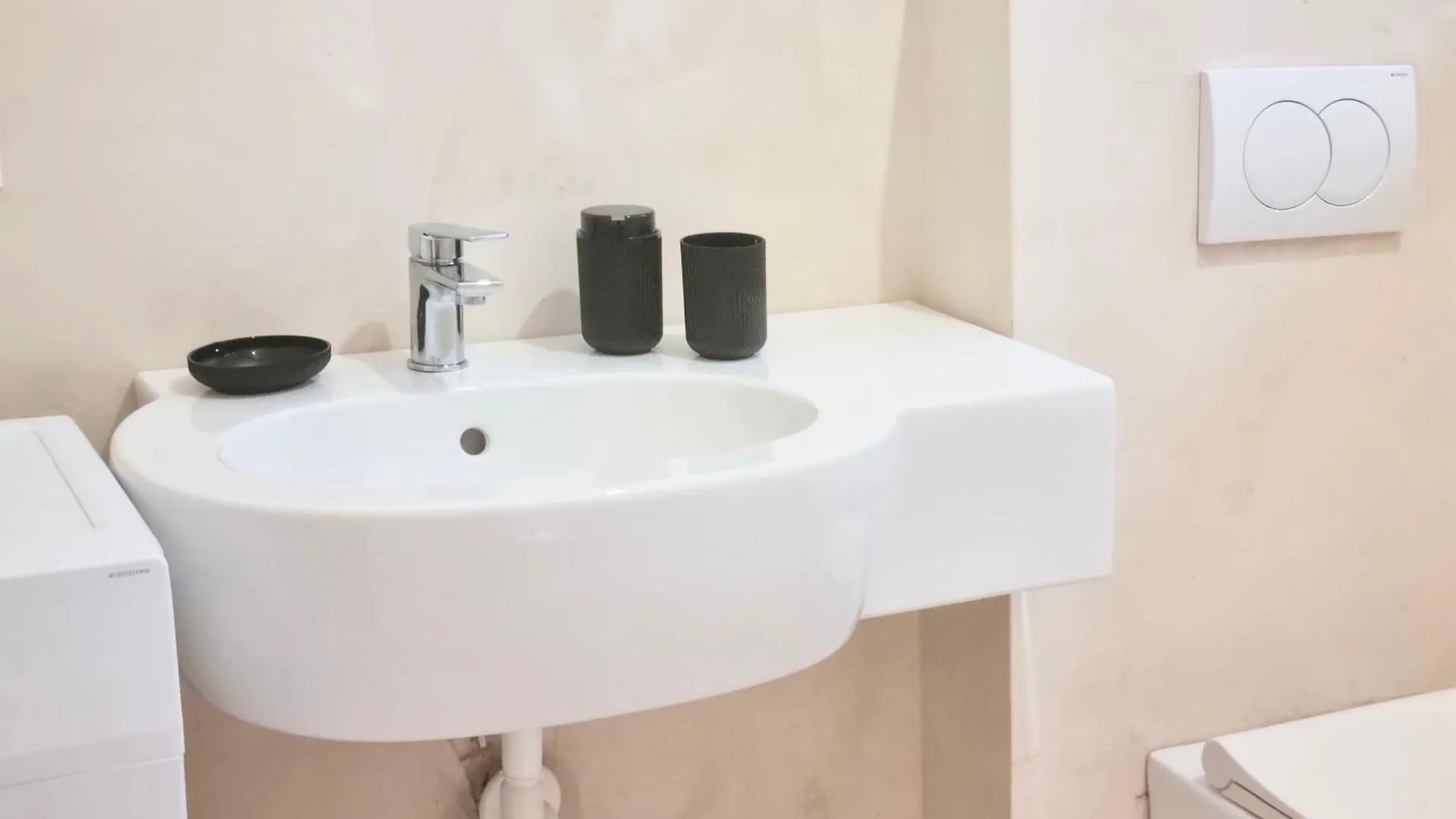 Promo Price September - Cave By The Sea Apartment Golem  Golem (Tirana)